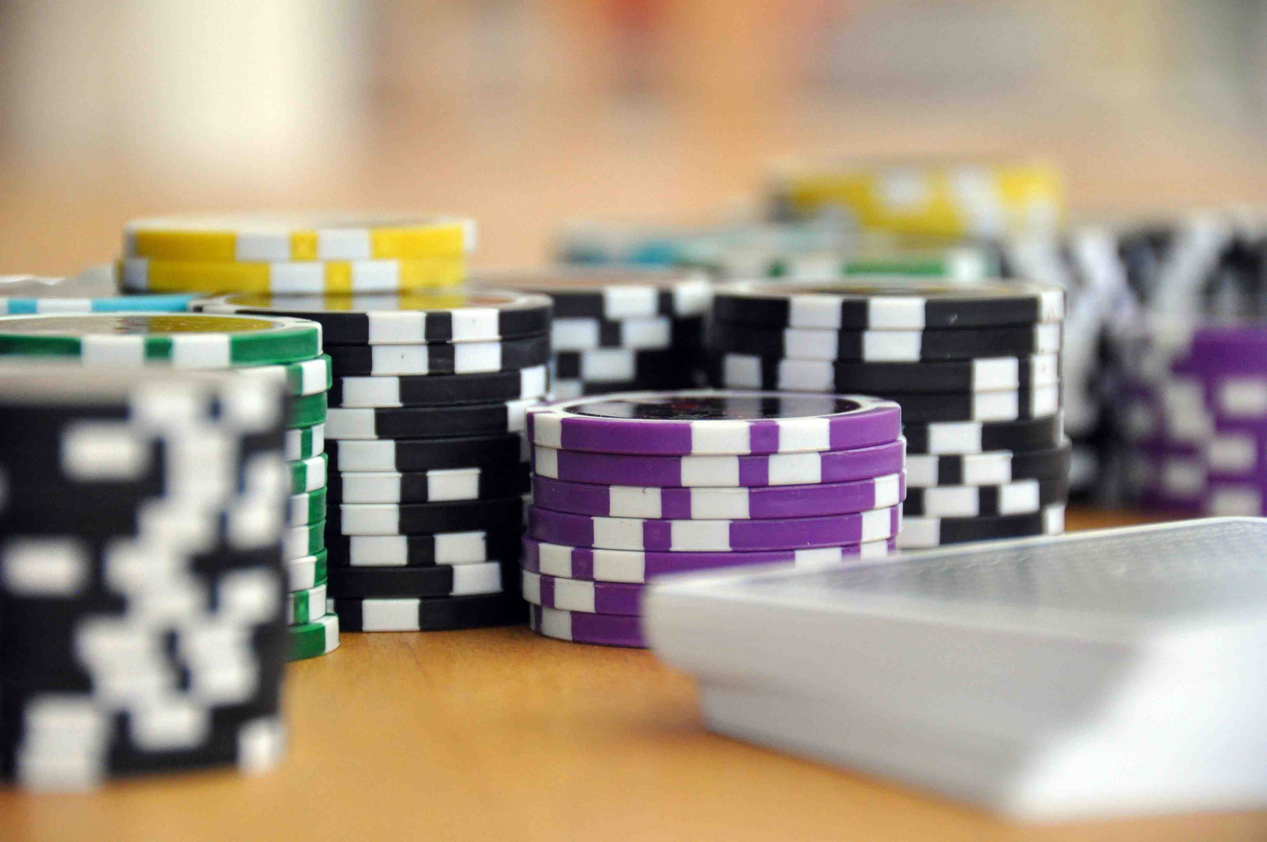 Bàn live casino với dealer thật tại top888